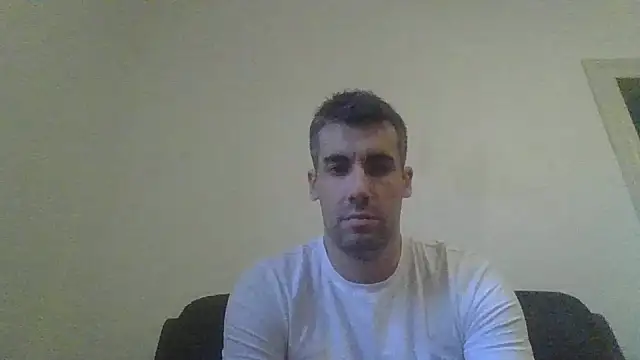 JulioIsHere4you online show from October 12, 2025, 3:22 pm