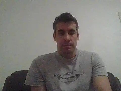 JulioIsHere4you online show from November 12, 2025, 11:32 am