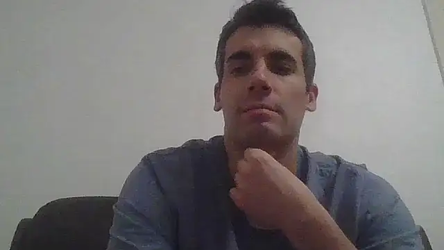 JulioIsHere4you online show from November 15, 2025, 11:32 pm