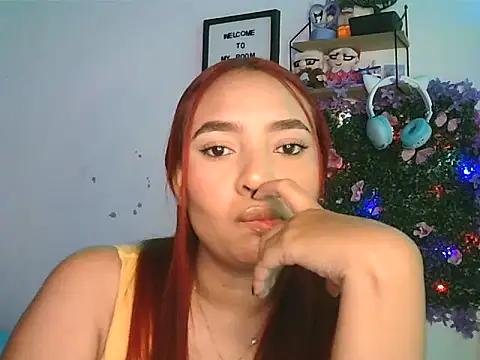 YisethG25 online show from September 18, 2025, 11:51 pm