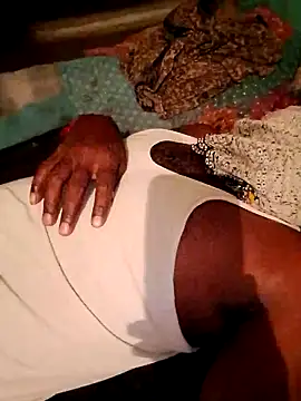 Snapshot of CUTE-004 chatting on October 4, 2025, 5:00 pm CUTE-004 online show from October 4, 2025, 5:00 pm