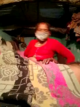 Snapshot of CUTE-004 chatting on October 10, 2025, 4:06 pm CUTE-004 online show from October 10, 2025, 4:06 pm