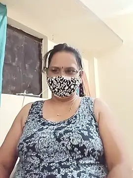Snapshot of Your-vipasha chatting on August 3, 2026, 5:38 pm Your-vipasha online show from August 3, 2026, 5:38 pm