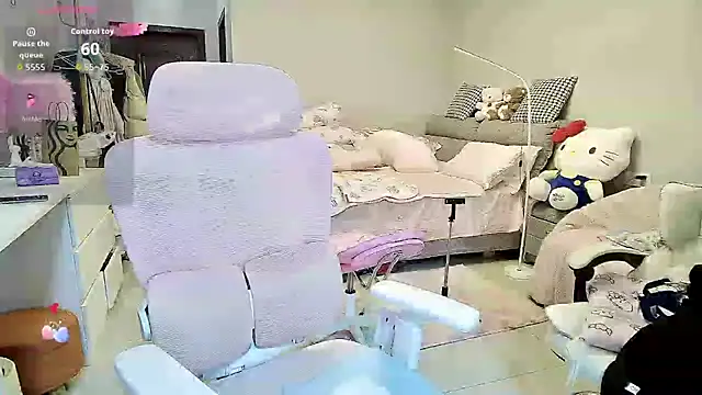 Diva VVN online show from October 10, 2025, 11:59 pm