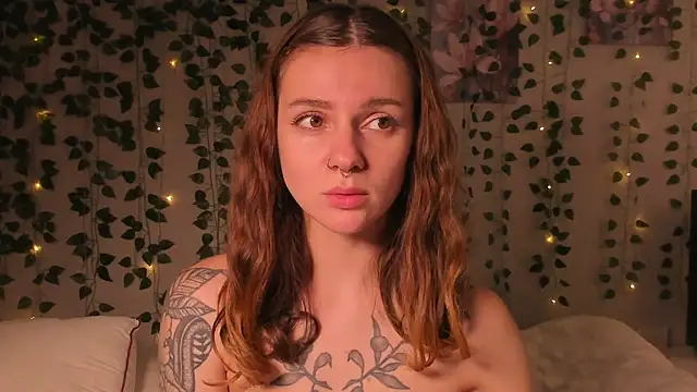 VERY BAD GIRLS online show from September 16, 2025, 4:19 pm