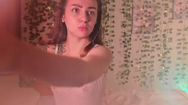 VERY BAD GIRLS online show from September 21, 2025, 4:14 am