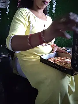 Snapshot of your_favourite_bhabhi chatting on May 29, 2026, 7:50 am your favourite bhabhi online show from May 29, 2026, 7:50 am