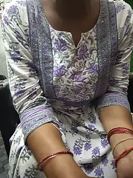 Snapshot of your_favourite_bhabhi chatting on June 19, 2026, 9:35 am your favourite bhabhi online show from June 19, 2026, 9:35 am