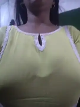 Snapshot of your_favourite_bhabhi chatting on July 3, 2026, 7:04 am your favourite bhabhi online show from July 3, 2026, 7:04 am