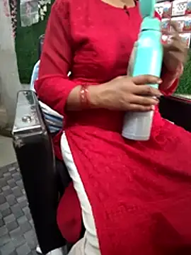 Snapshot of your_favourite_bhabhi chatting on July 11, 2026, 7:55 am your favourite bhabhi online show from July 11, 2026, 7:55 am