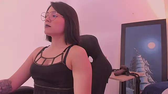 Snapshot of AnnaraLein chatting on November 1, 2025, 3:30 am AnnaraLein online show from November 1, 2025, 3:30 am