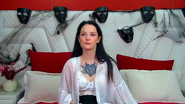 MollyMillsen online show from November 1, 2025, 6:32 pm