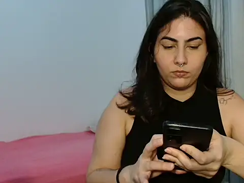 Snapshot of ApenasLys chatting on August 2, 2026, 1:37 am ApenasLys online show from August 2, 2026, 1:37 am