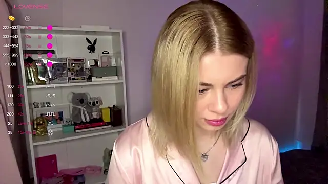 Lil Elisa online show from November 13, 2025, 11:09 am