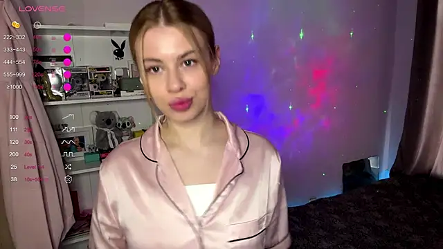 Lil Elisa online show from November 14, 2025, 11:42 am