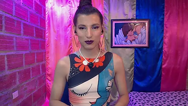 Moira-Hot online show from January 7, 2026, 8:22 pm