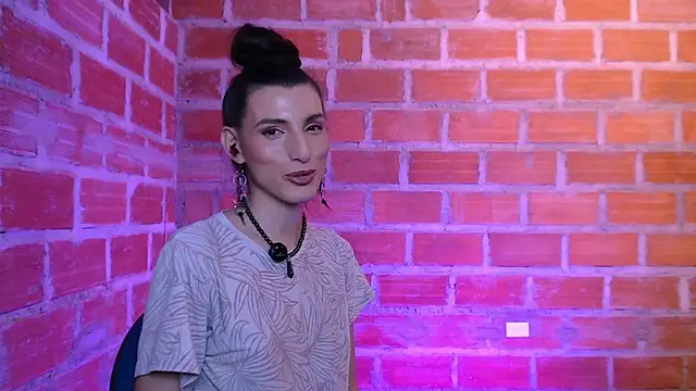 Moira-Hot online show from February 28, 2026, 10:22 pm