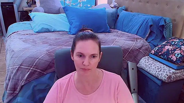 ninajaymes online show from February 6, 2026, 1:47 pm