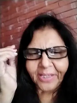 tishaluck29 online show from September 15, 2025, 7:36 pm