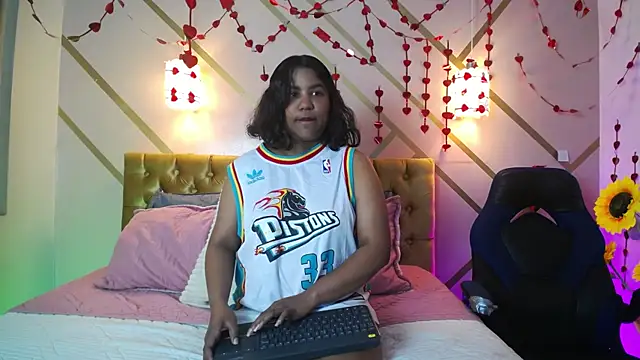 Sahra Candy online show from September 13, 2025, 1:22 pm