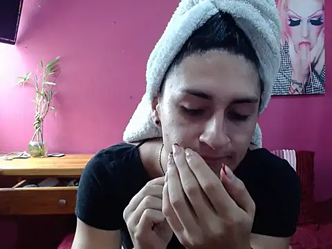 lola diez online show from September 8, 2025, 4:50 pm