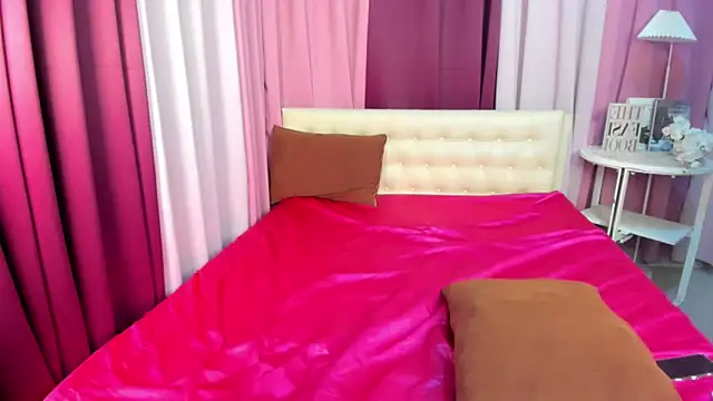 Chantalriches online show from November 8, 2025, 6:40 pm