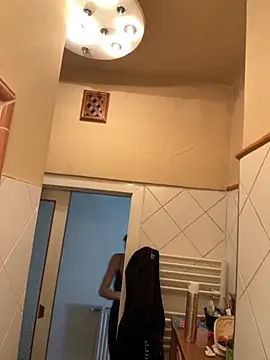 SophiiaStarr online show from October 16, 2025, 12:39 pm