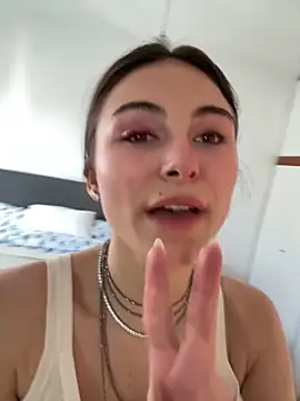 SophiiaStarr online show from April 9, 2026, 3:50 pm