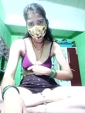 Maya8080 online show from September 14, 2025, 8:02 am