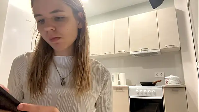 Denni Spilber online show from October 13, 2025, 3:23 pm