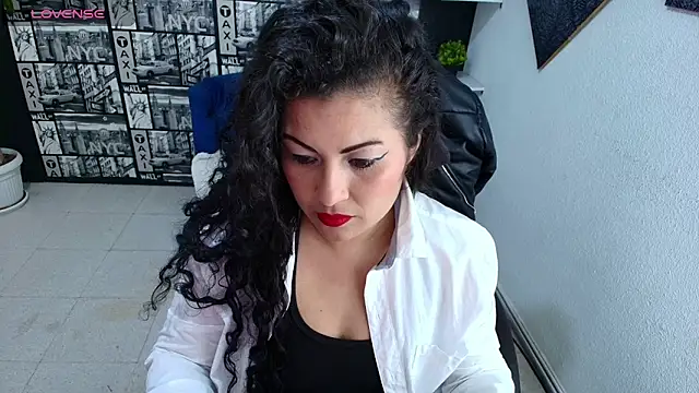 Snapshot of PamelaJohnsonn chatting on September 15, 2025, 2:00 am PamelaJohnsonn online show from September 15, 2025, 2:00 am