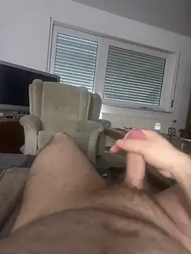 flamur albania online show from April 14, 2026, 5:52 pm