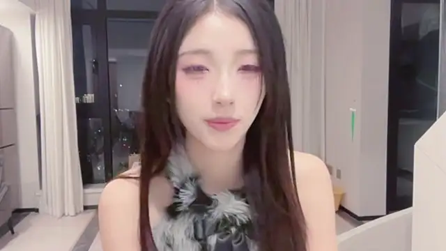 ZhaoZhao-ZM online show from November 1, 2025, 11:56 am