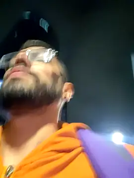 DanteWinter online show from October 21, 2025, 2:34 am