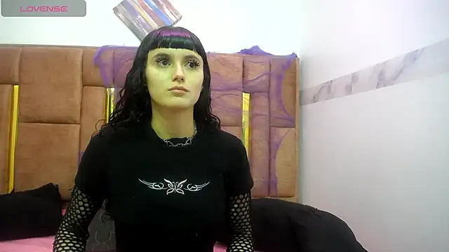 XBODTRIIPX online show from October 28, 2025, 2:59 am