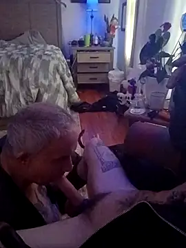 Snapshot of Mrluckstick chatting on September 16, 2025, 8:43 pm Mrluckstick online show from September 16, 2025, 8:43 pm