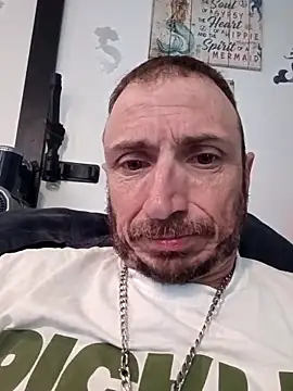 Snapshot of Mrluckstick chatting on November 1, 2025, 8:38 am Mrluckstick online show from November 1, 2025, 8:38 am