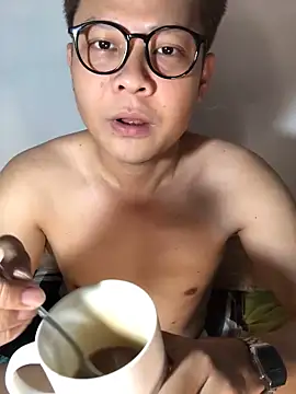 Snapshot of datnguyenvn chatting on February 17, 2026, 6:32 am datnguyenvn online show from February 17, 2026, 6:32 am