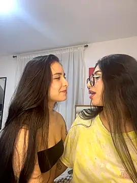 Sweet and Rous0 online show from October 4, 2025, 4:21 am