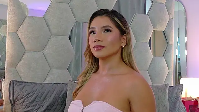 NicoleArmani online show from February 8, 2026, 8:23 pm