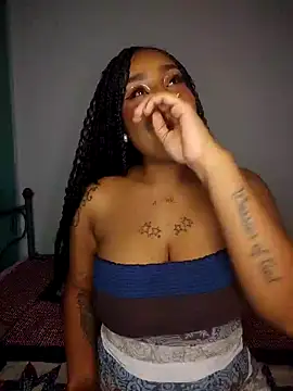 Queen Amara online show from April 28, 2026, 3:55 am