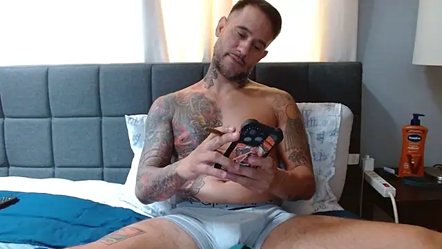 Snapshot of SexyFitDaddyy chatting on September 16, 2025, 4:30 pm SexyFitDaddyy online show from September 16, 2025, 4:30 pm