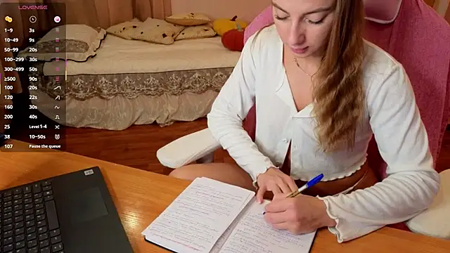 Naughty Bunny  online show from October 30, 2025, 2:46 am