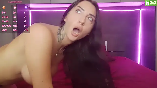 nikkaanderic online show from September 16, 2025, 2:29 pm