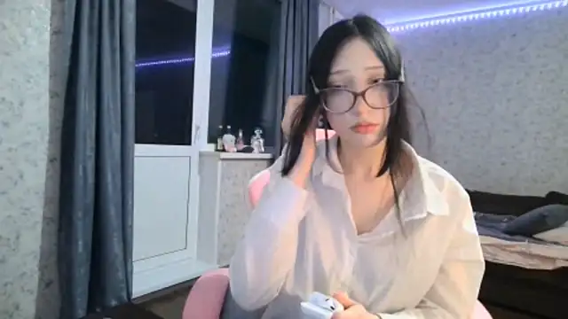 KeicyKlark online show from September 30, 2025, 6:02 pm