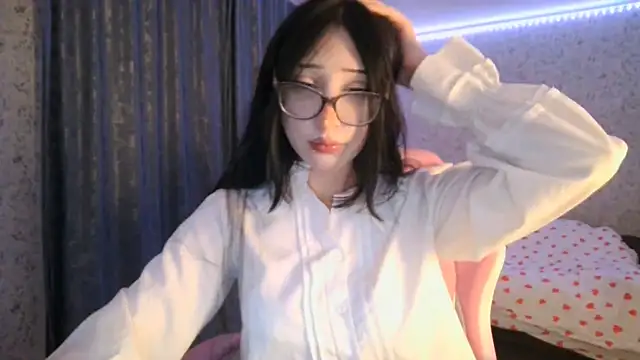 KeicyKlark online show from October 23, 2025, 6:06 pm