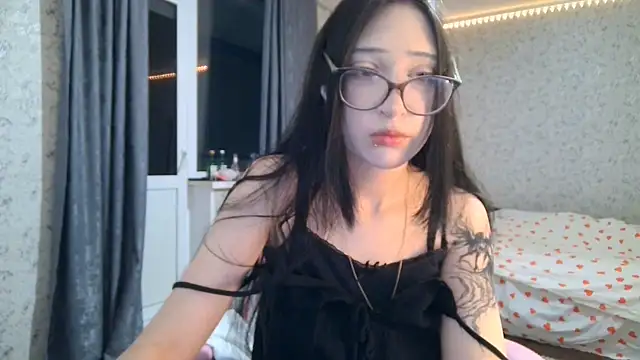 KeicyKlark online show from October 29, 2025, 6:09 pm