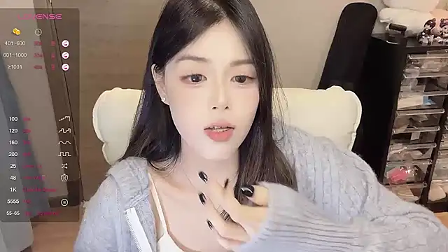 Snapshot of Koi-00 chatting on October 9, 2025, 3:10 pm Koi-00 online show from October 9, 2025, 3:10 pm