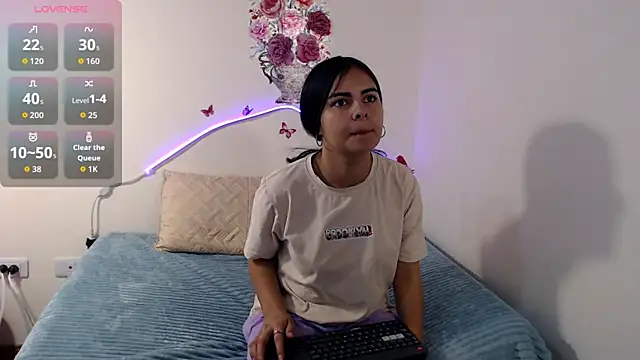 Valeryxs online show from October 1, 2025, 7:20 pm