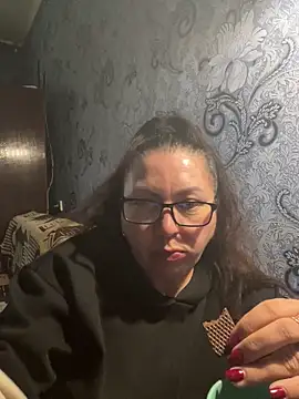 Snapshot of Vilvet777 chatting on October 17, 2025, 11:57 am Vilvet777 online show from October 17, 2025, 11:57 am